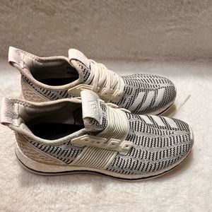 Adidas Women’s PureBoost sneakers size 8